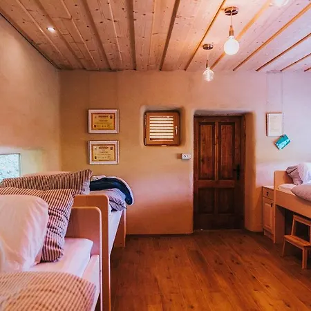 Sleeping With Bees - Tourist Farm Muha * Grosuplje