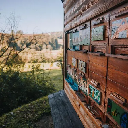 Sleeping With Bees - Tourist Farm Muha * Grosuplje