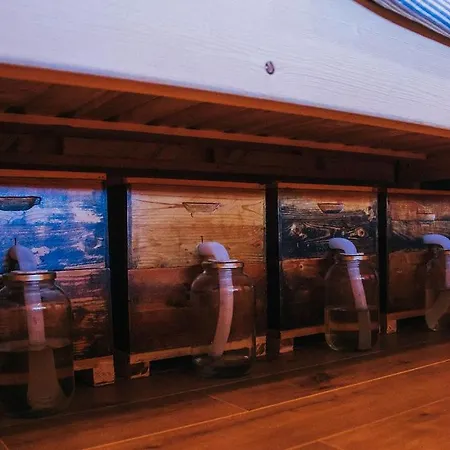 Sleeping With Bees - Tourist Farm Muha