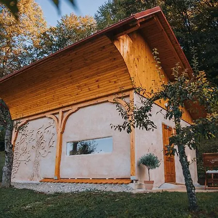 Sleeping With Bees - Tourist Farm Muha Apartman *