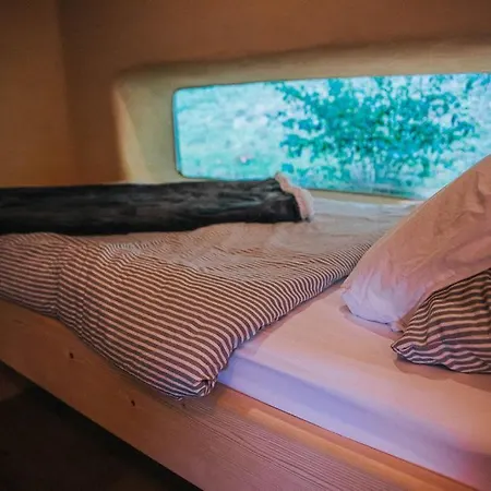 Sleeping With Bees - Tourist Farm Muha Grosuplje