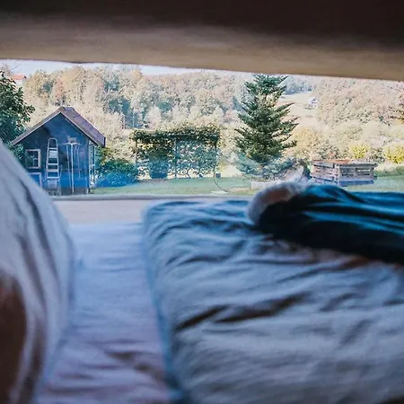 Apartman Sleeping With Bees - Tourist Farm Muha