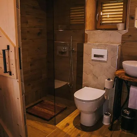 Sleeping With Bees - Tourist Farm Muha Apartman *