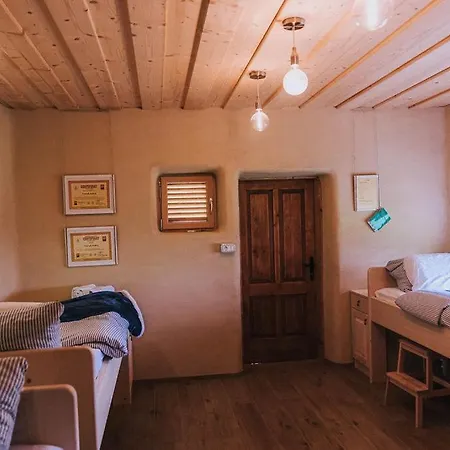 Apartman Sleeping With Bees - Tourist Farm Muha *