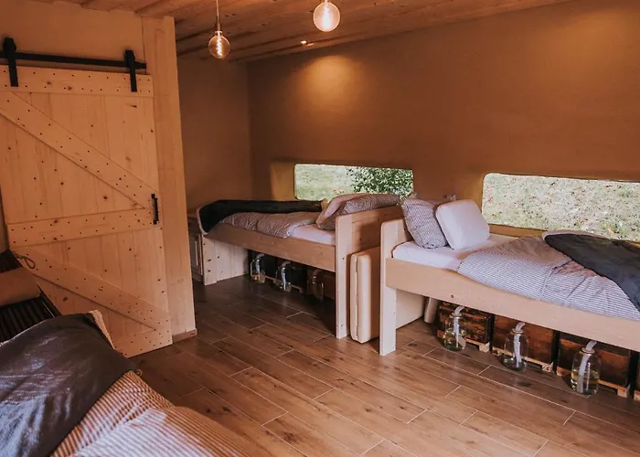 شقة Sleeping With Bees - Tourist Farm Muha *