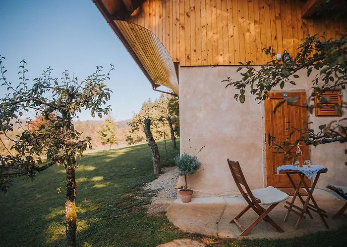 شقة Sleeping With Bees - Tourist Farm Muha غروسوبلي