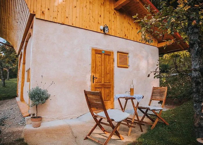 Sleeping With Bees - Tourist Farm Muha غروسوبلي