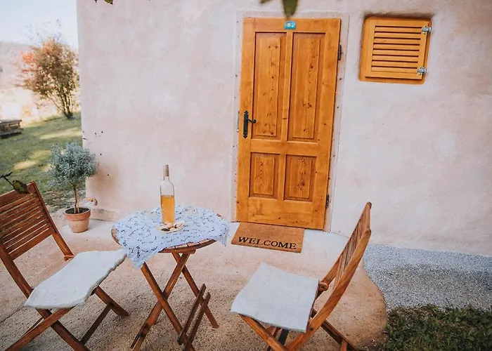 Sleeping With Bees - Tourist Farm Muha * غروسوبلي