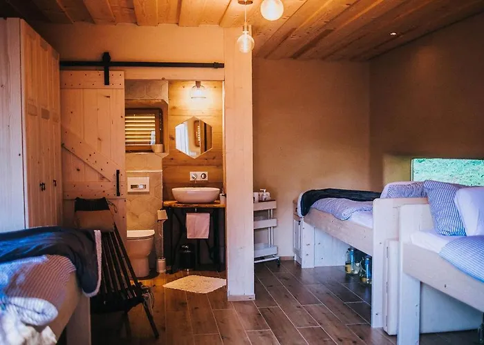 Sleeping With Bees - Tourist Farm Muha غروسوبلي